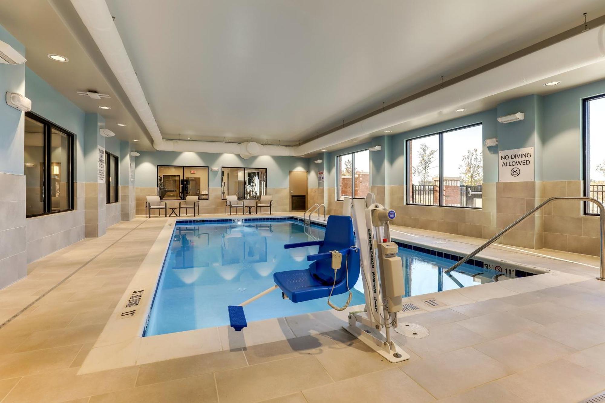 Holiday Inn Express Holly Springs - Raleigh Area By Ihg Exterior foto