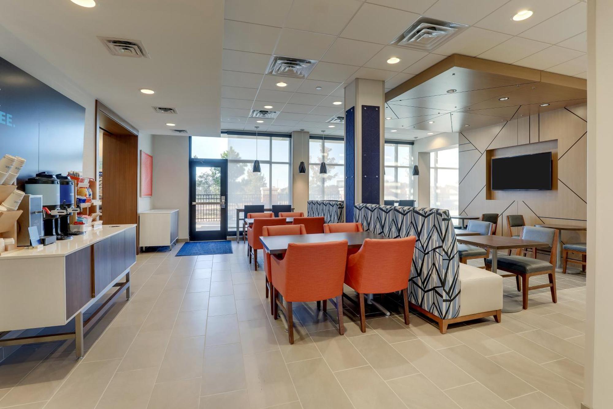 Holiday Inn Express Holly Springs - Raleigh Area By Ihg Exterior foto